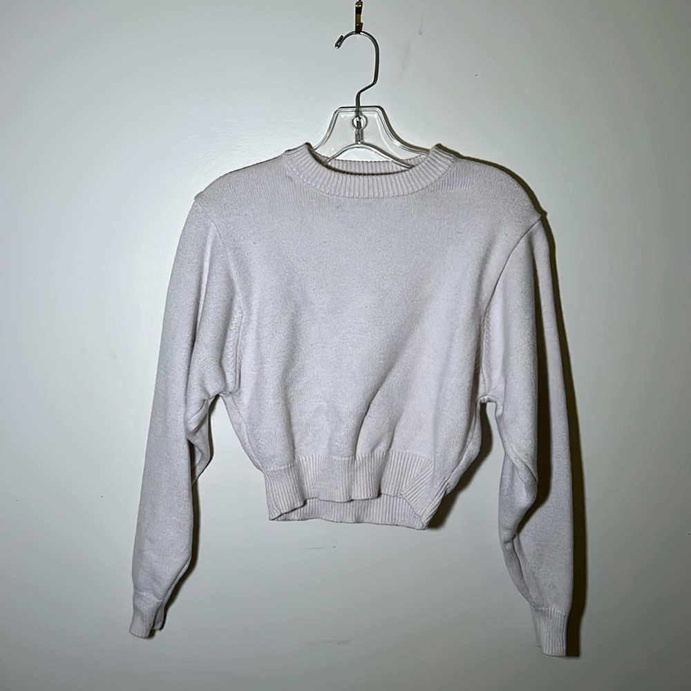 White crop sweater from Zara in the Netherlands. Worn a few times.